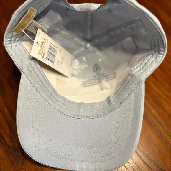Unisex Michael Kors hat - Picture 3 of 4